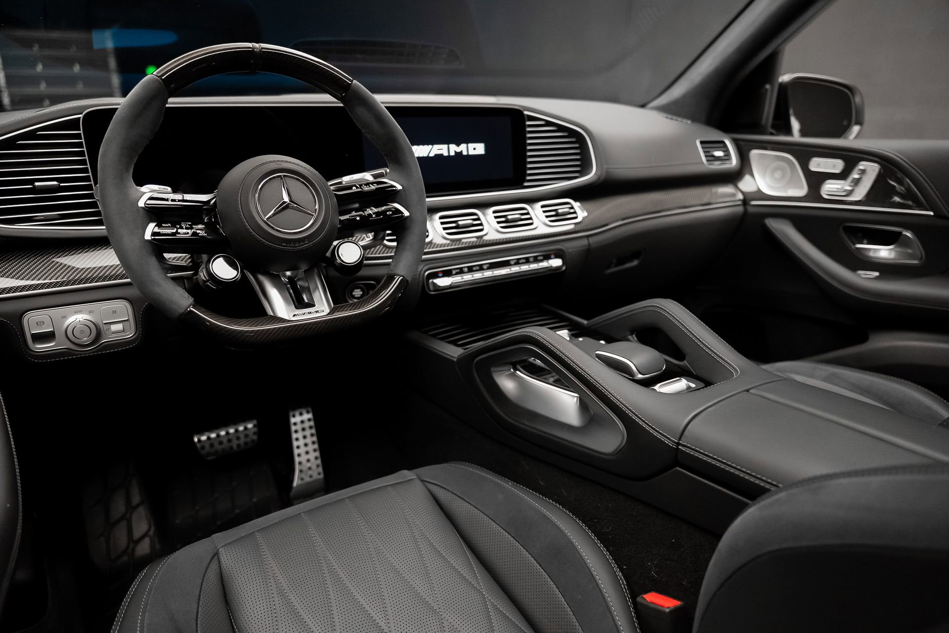 Used 2024 Mercedes-Benz GLS 63 AMG 4MATIC image 2