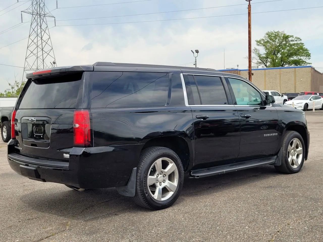 Used 2015 Chevrolet Suburban LT AWD/4WD image 13