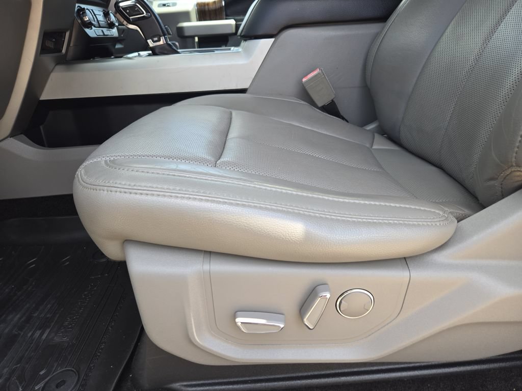 Used 2018 Ford F150 Lariat w/ Equipment Group 501A Mid AWD/4WD image 19