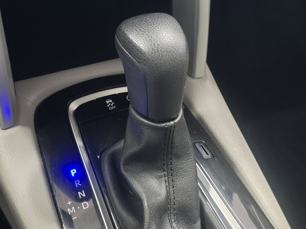 Certified 2025 Toyota Corolla Cross L image 33