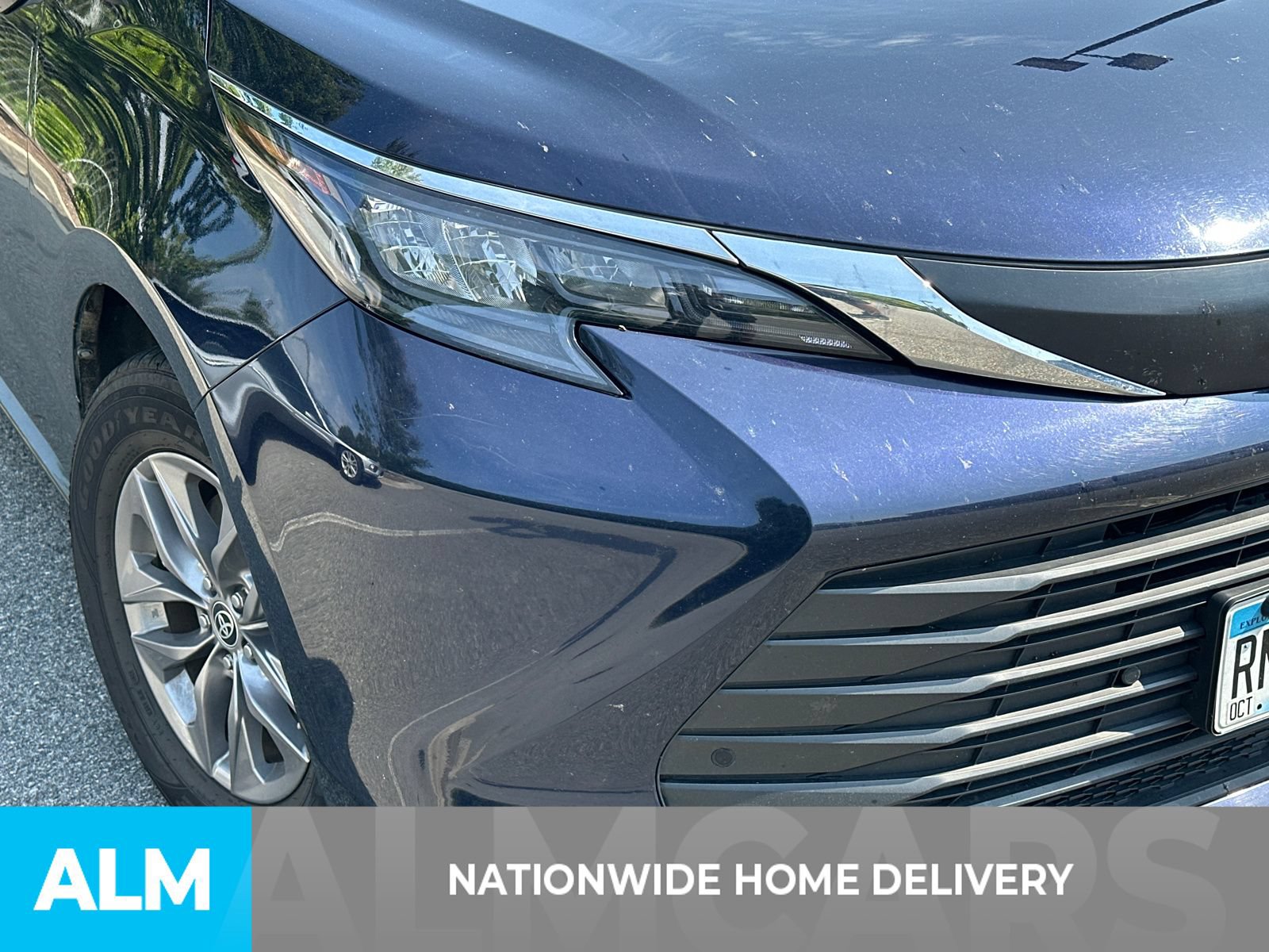 Used 2025 Toyota Sienna XLE FWD image 4