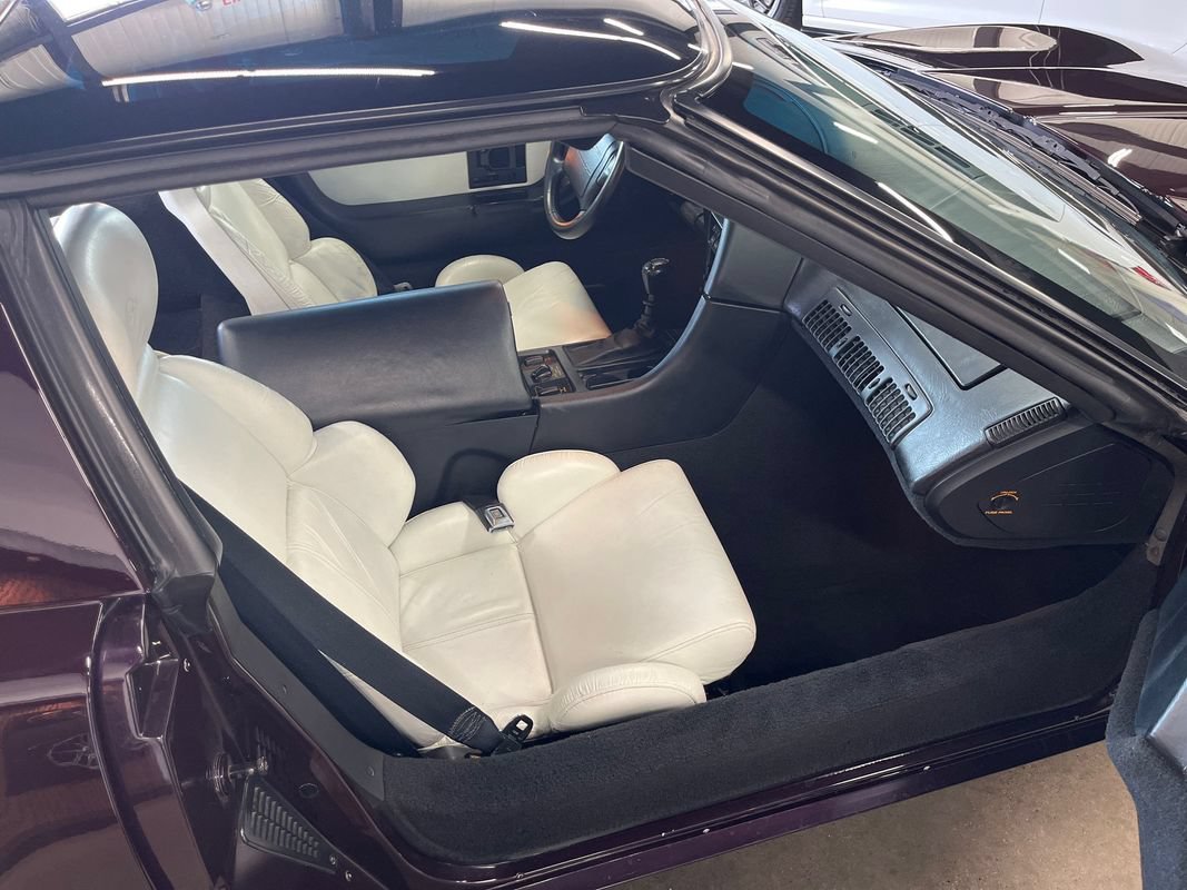 Used 1993 Chevrolet Corvette Coupe RWD image 49