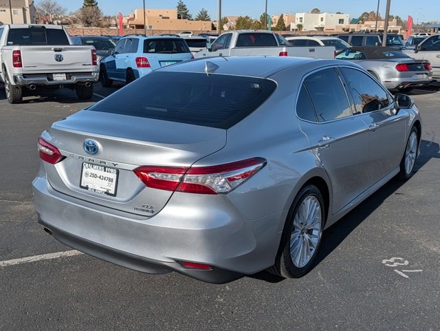 Used 2020 Toyota Camry XLE image 6