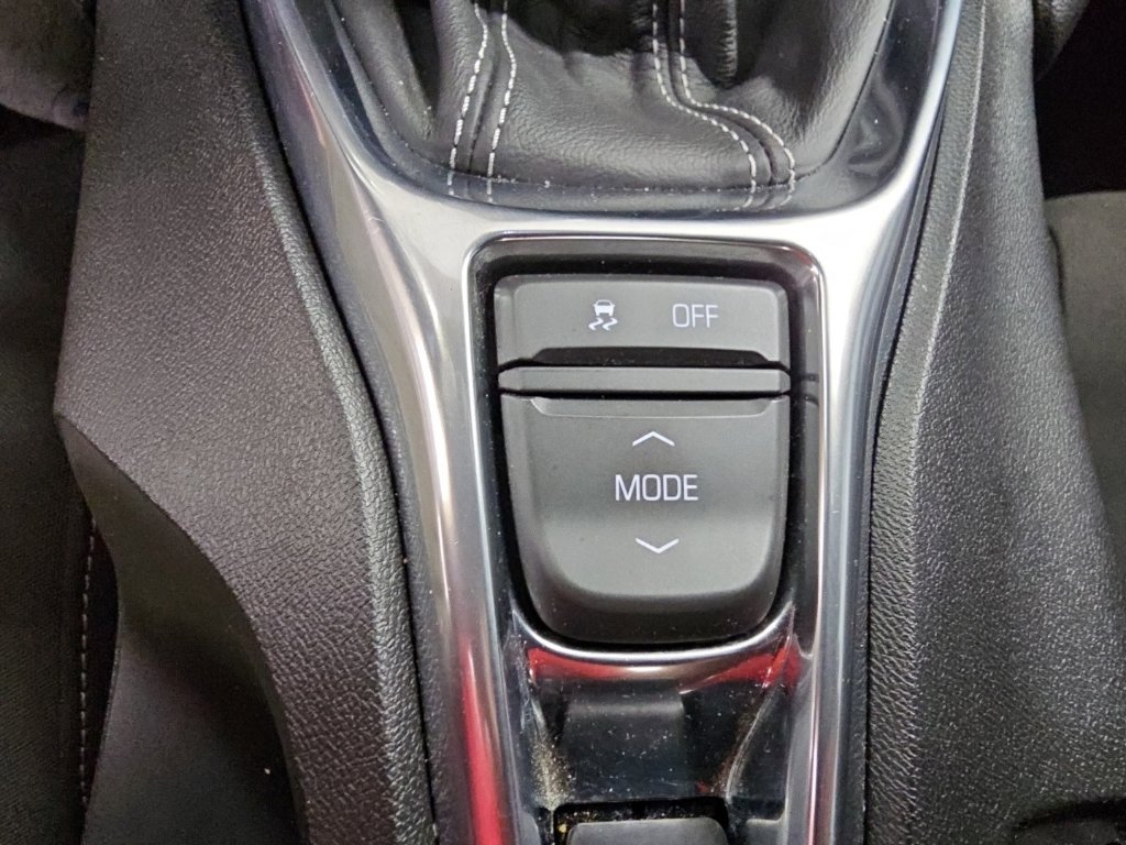 Used 2019 Chevrolet Camaro SS RWD image 21