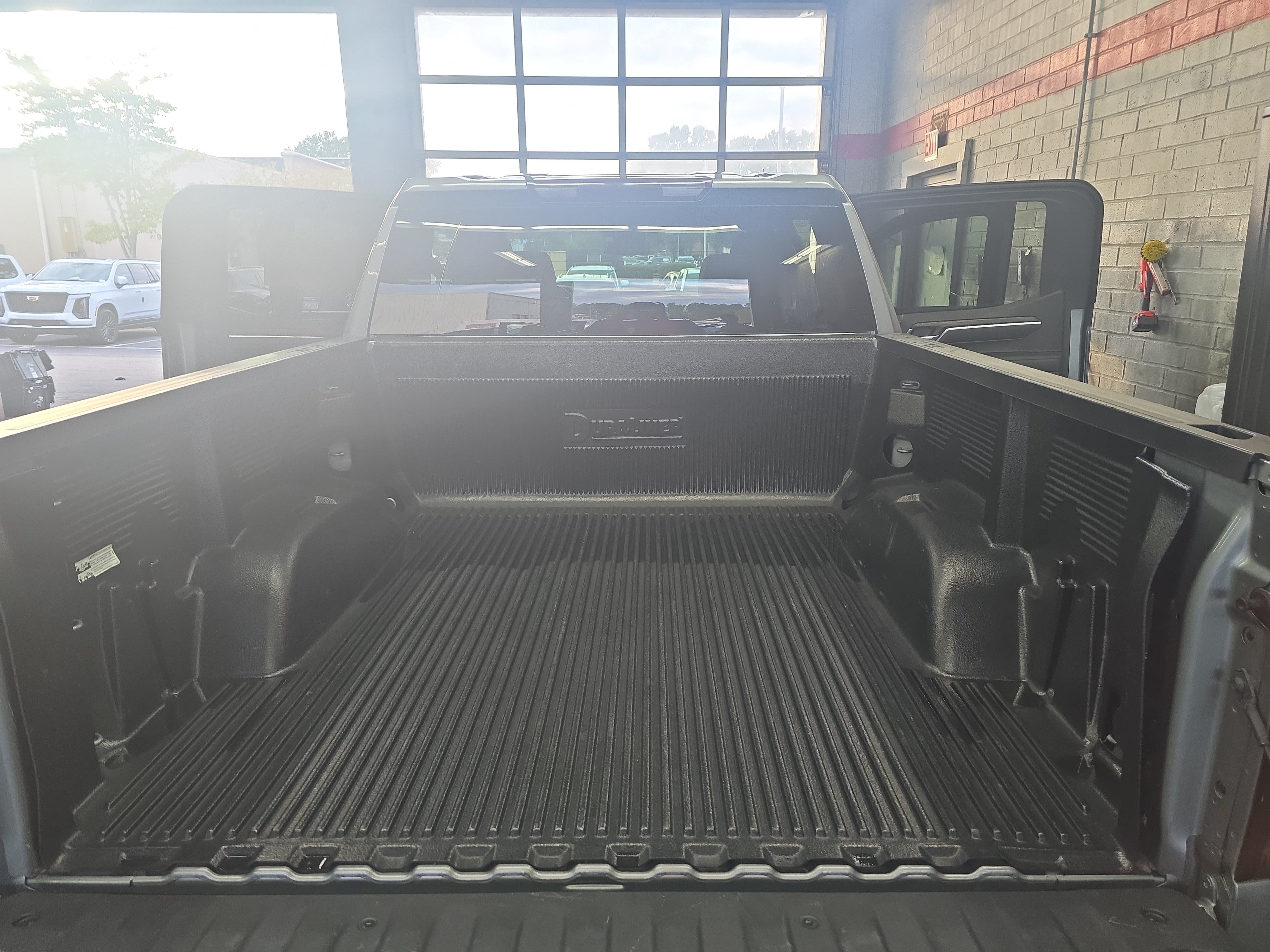 Used 2025 GMC Sierra 1500 SLT AWD/4WD image 12