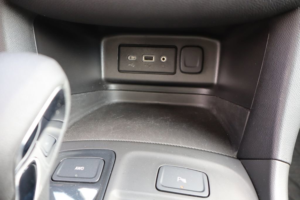 Used 2023 Chevrolet Equinox RS w/ LPO, Floor Liner Package image 24