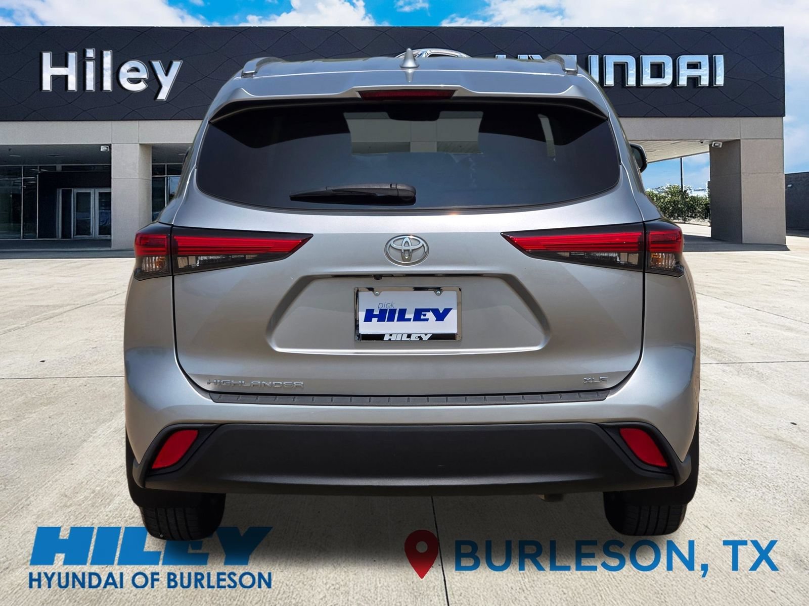 Used 2022 Toyota Highlander XLE FWD image 5