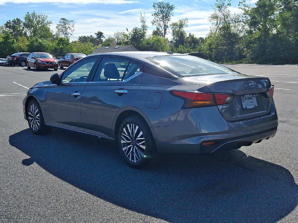 Used 2025 Nissan Altima 2.5 SV AWD/4WD image 4