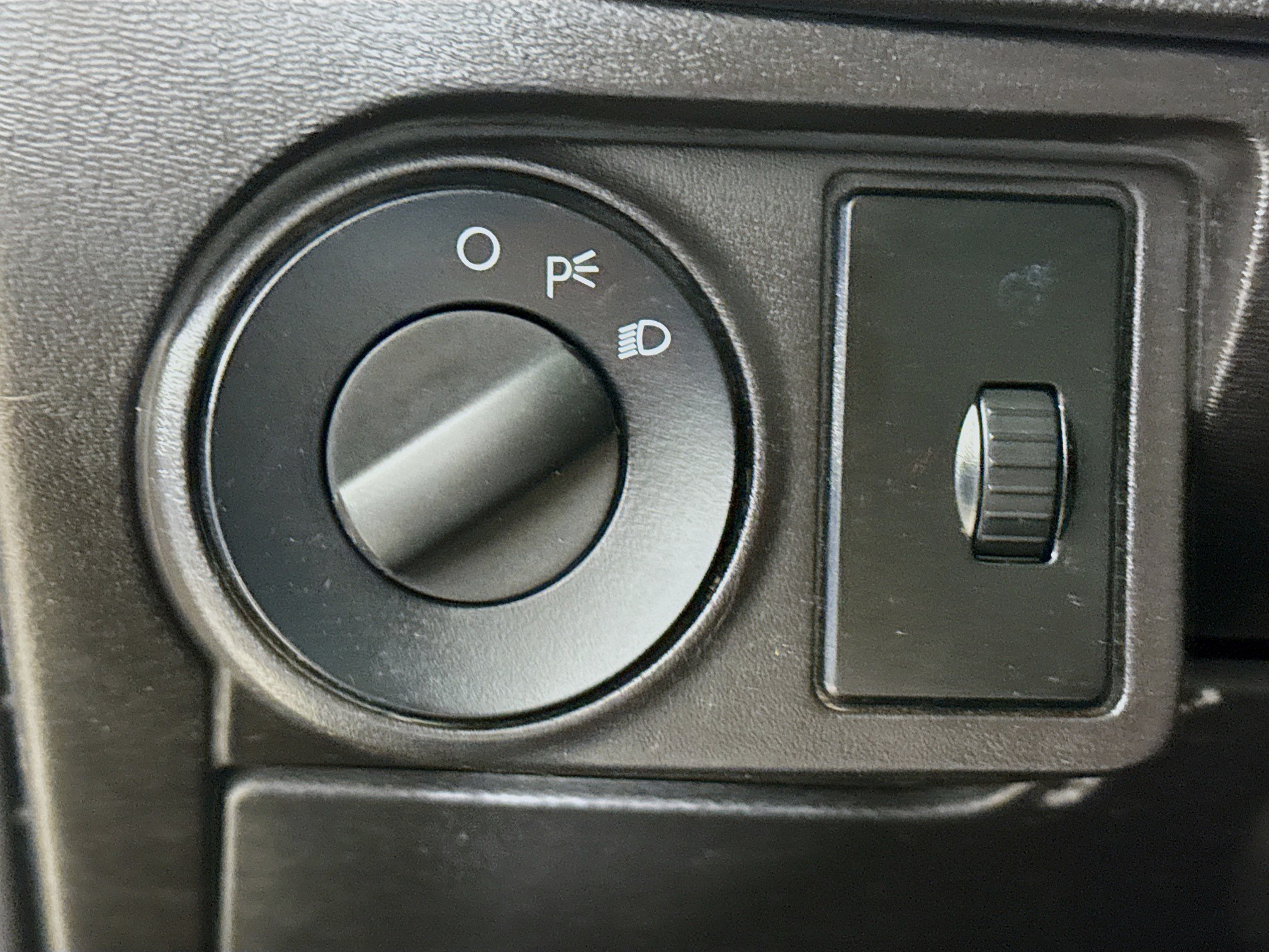 Used 2010 Ford Focus SE FWD image 9