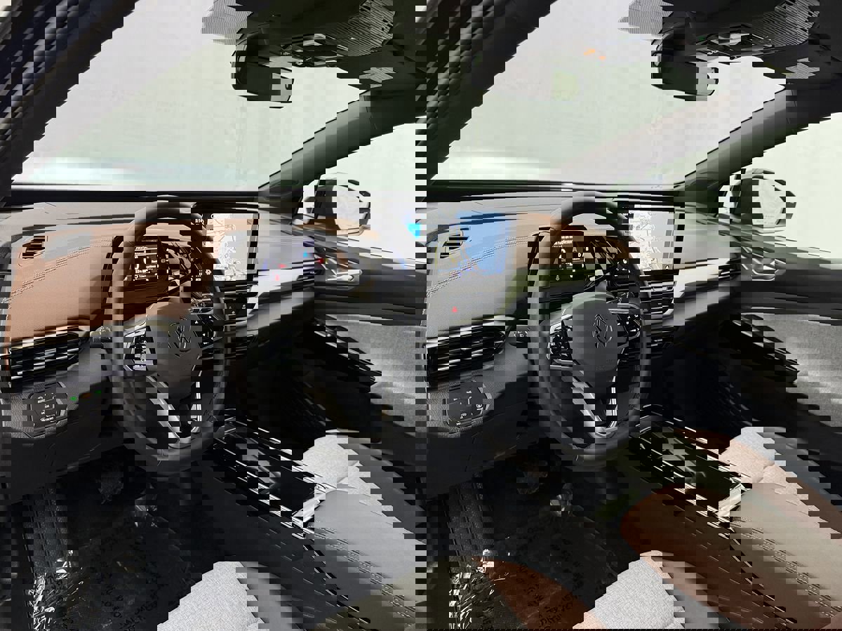 Used 2023 Volkswagen ID.4 Pro image 9