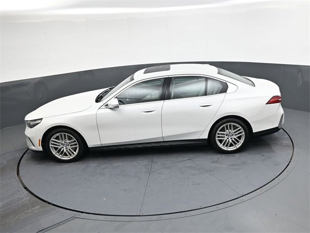 Used 2024 BMW 530i w/ Convenience Package image 21