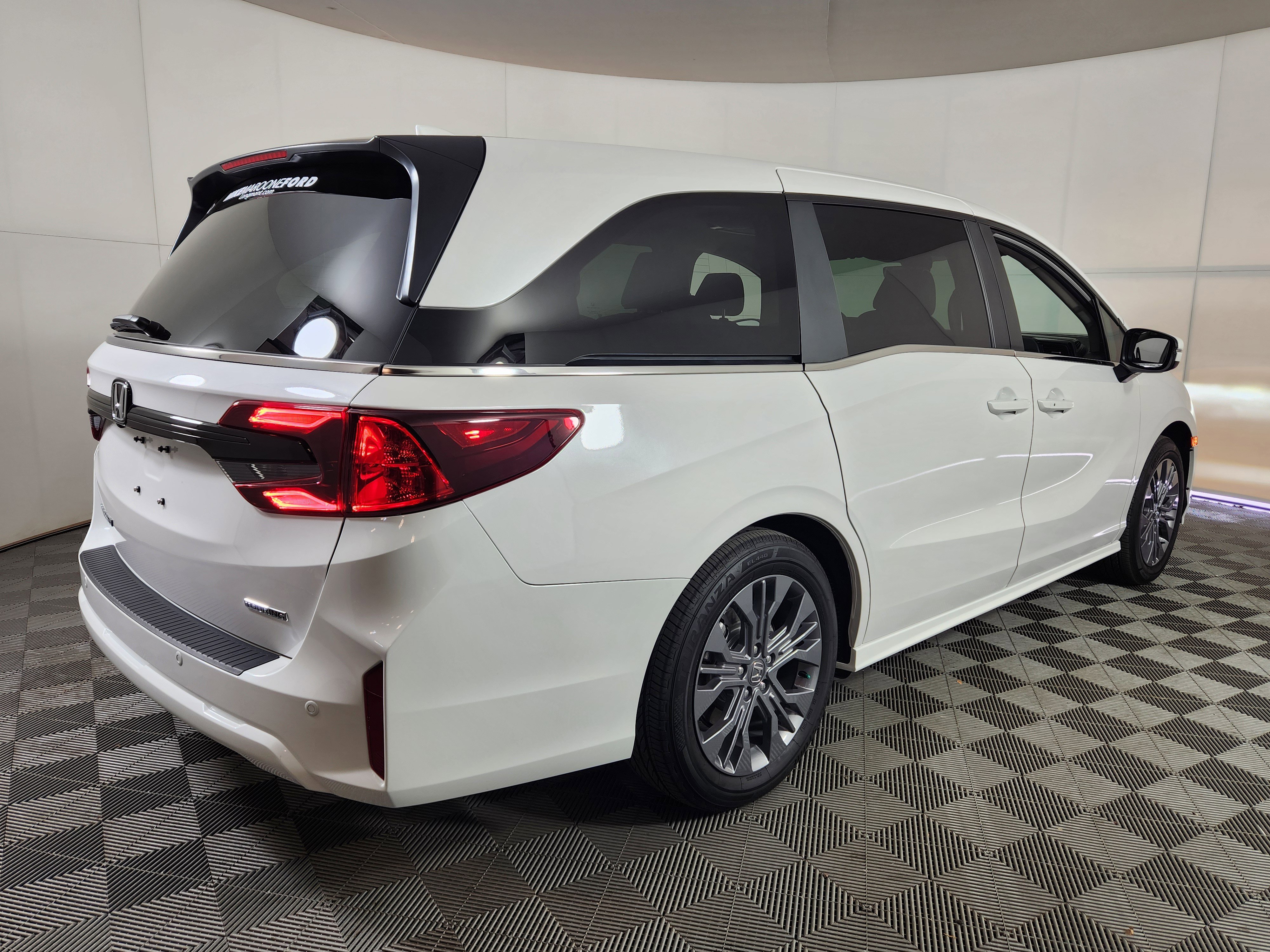 Used 2026 Honda Odyssey Touring image 7