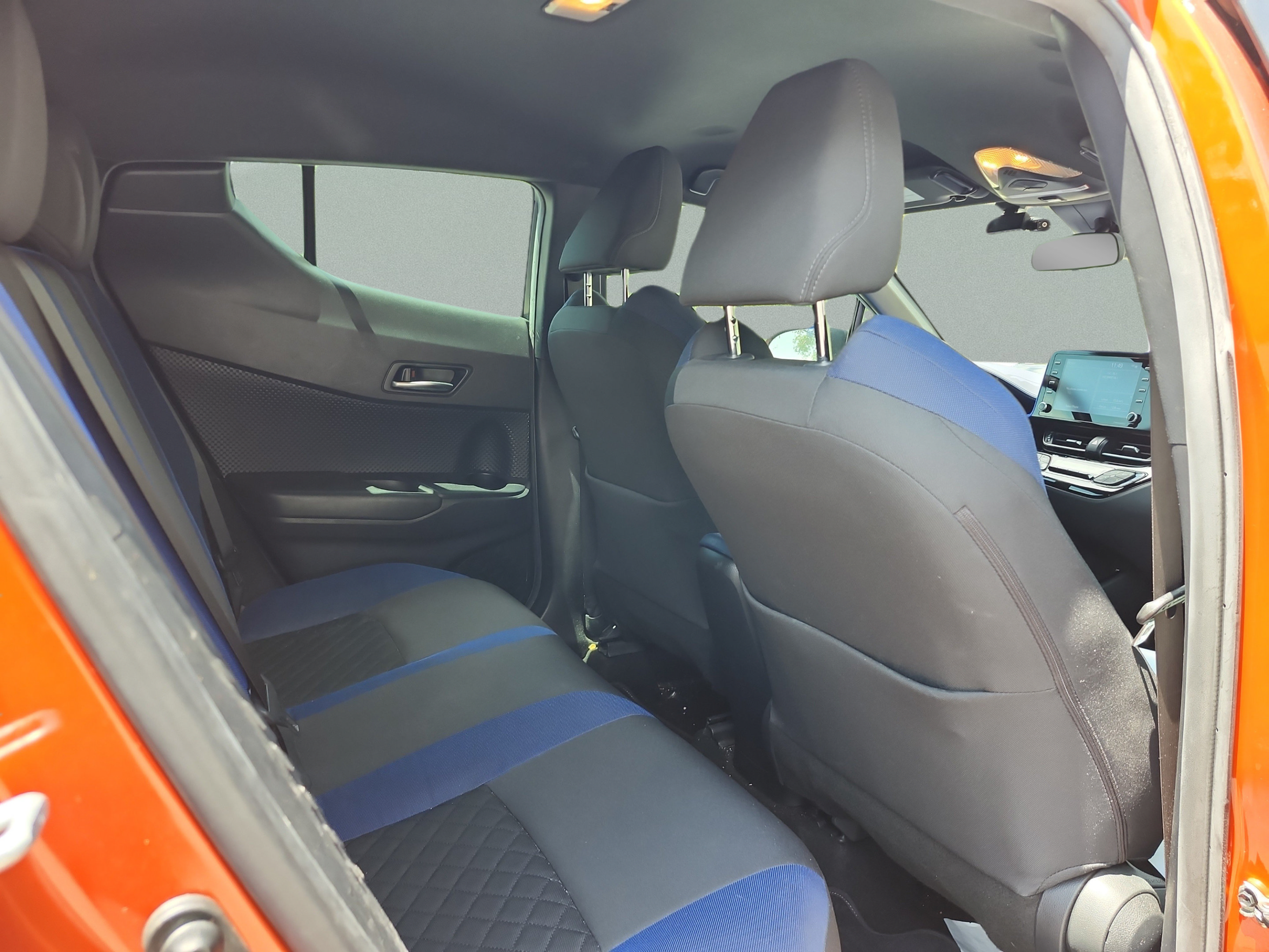 Used 2020 Toyota C-HR XLE FWD image 19