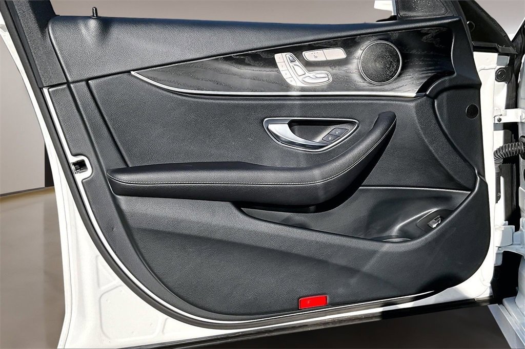 Used 2022 Mercedes-Benz E 350 Sedan image 18