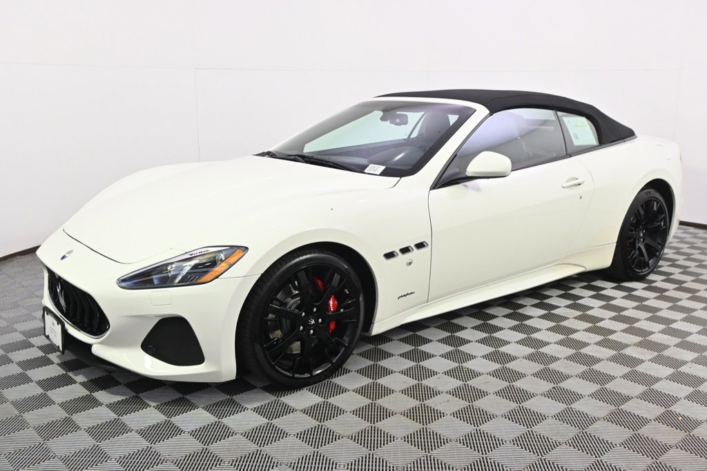 Used 2018 Maserati GranTurismo Sport image 2