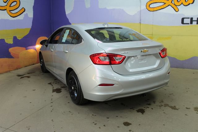 Used 2018 Chevrolet Cruze LT w/ LT Convenience Package FWD image 6