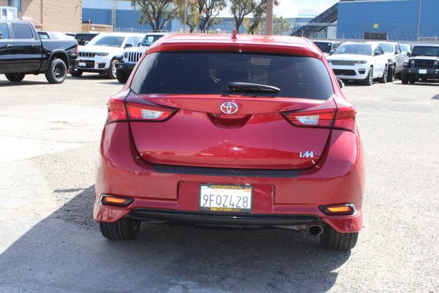 Used 2017 Toyota Corolla iM w/ Carpet Mat Package FWD image 4