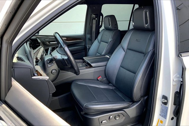Used 2022 Cadillac Escalade Luxury AWD/4WD image 24