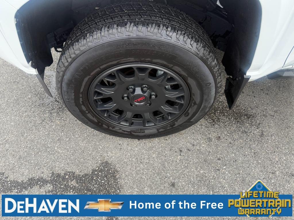 Used 2024 Toyota Tacoma SR5 AWD/4WD image 10