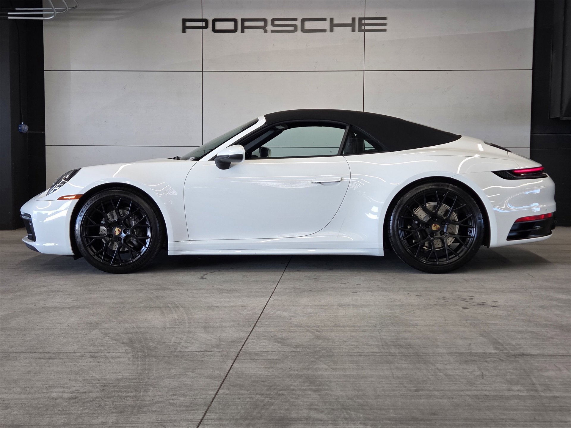 Certified 2024 Porsche 911 Carrera image 2