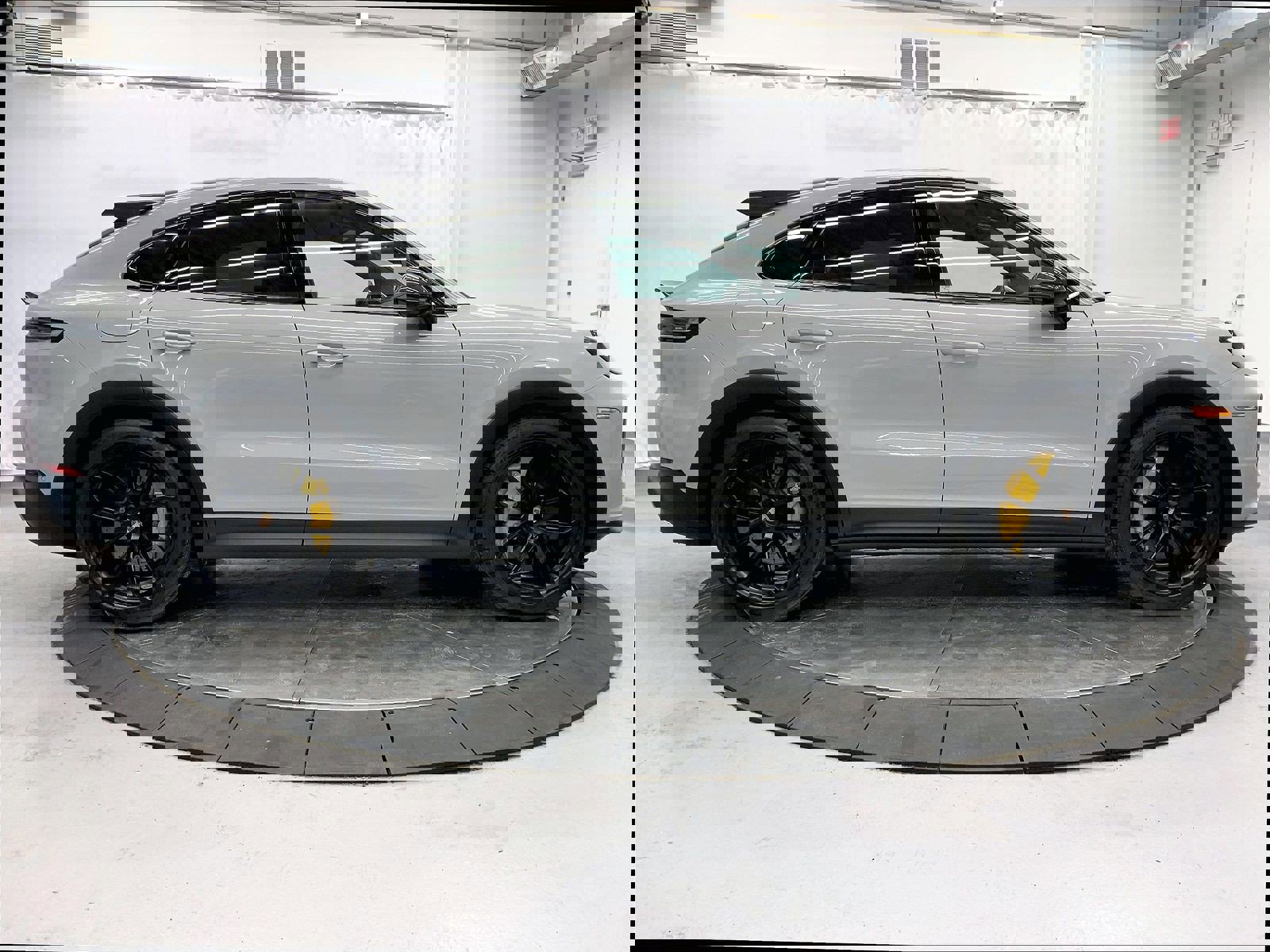 Used 2026 Porsche Cayenne Turbo GT image 8