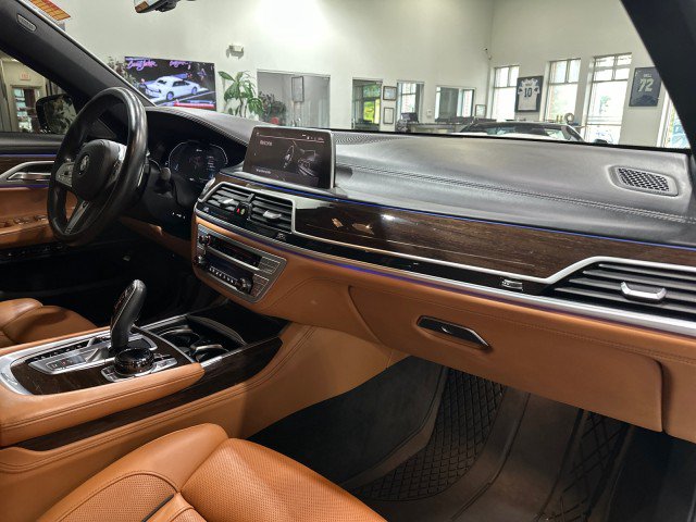 Used 2020 BMW 745e xDrive AWD/4WD image 60