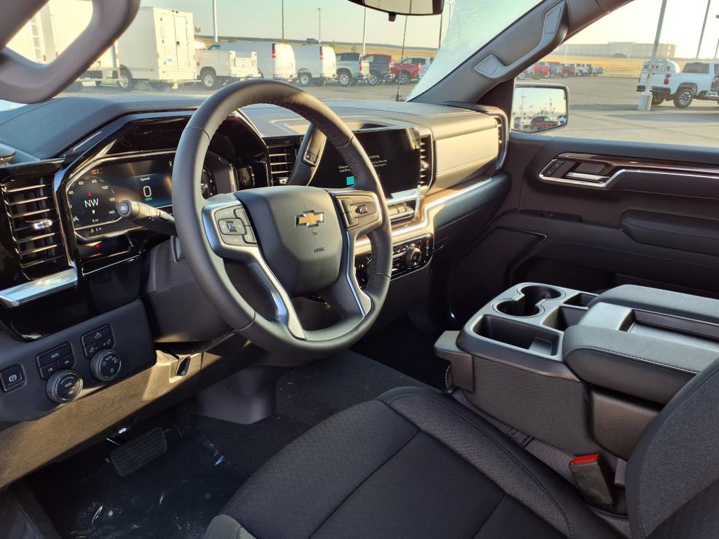 New 2025 Chevrolet Silverado 1500 LT AWD/4WD image 9