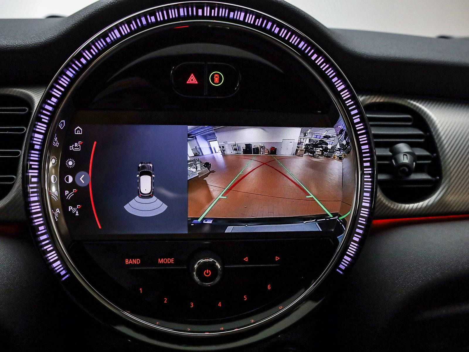 Used 2024 MINI Cooper 4-Door Hardtop w/ Signature Upholstery Package image 26