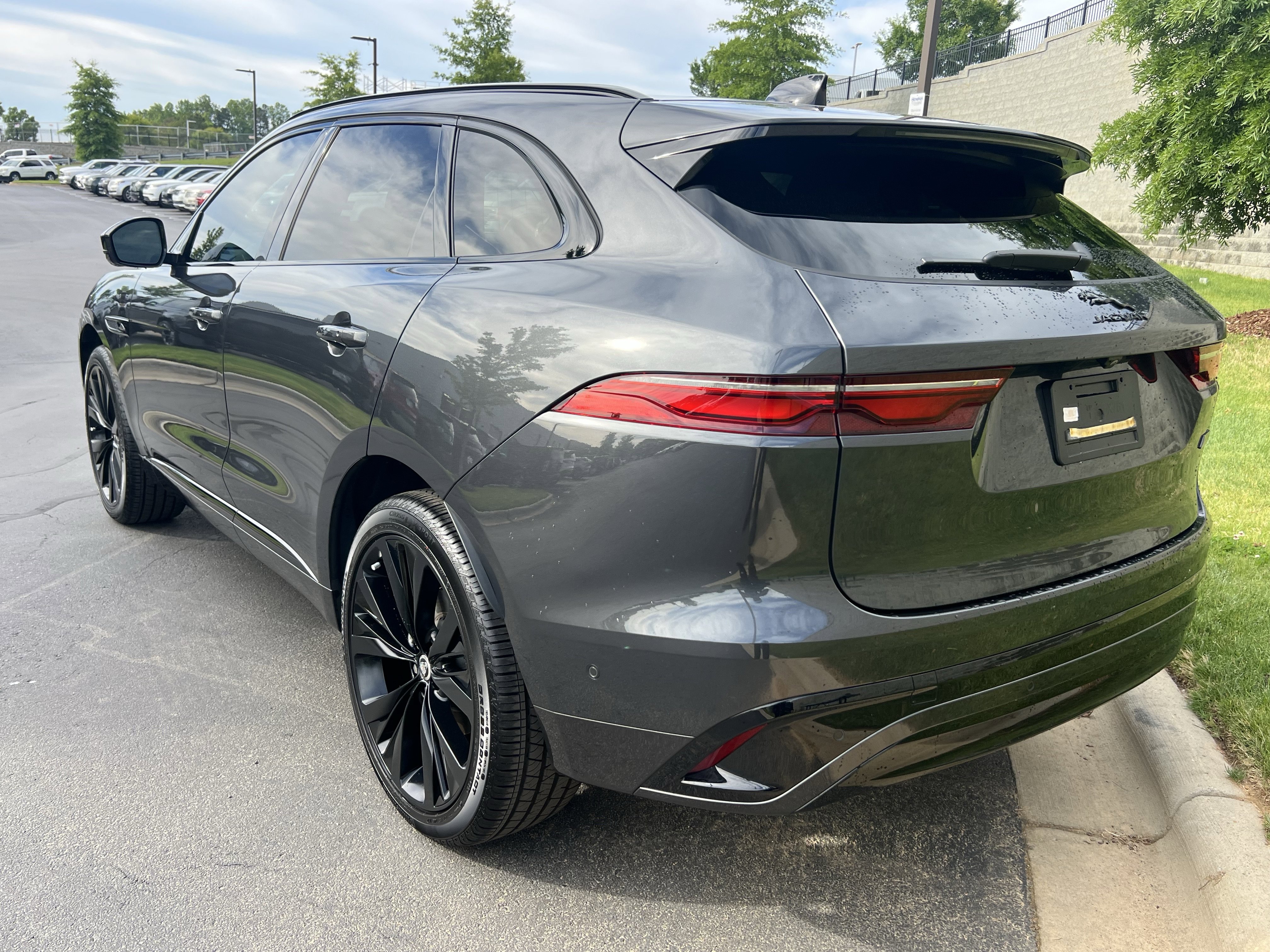 Used 2026 Jaguar F-PACE R-Dynamic S AWD/4WD image 5