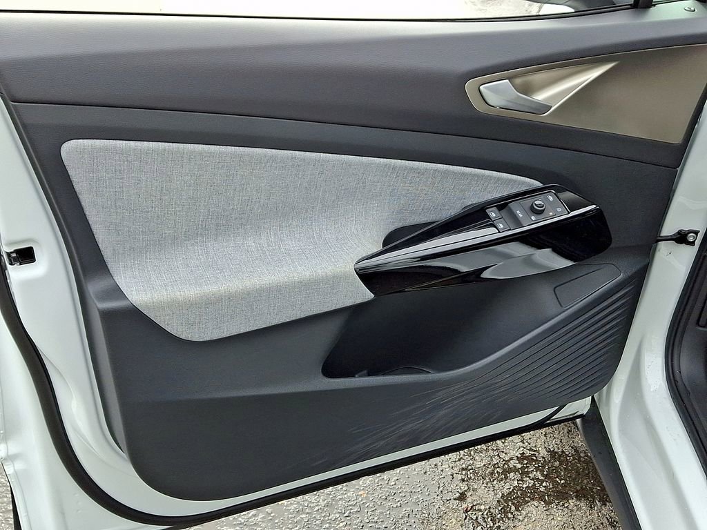 Certified 2025 Volkswagen ID.4 Pro image 12