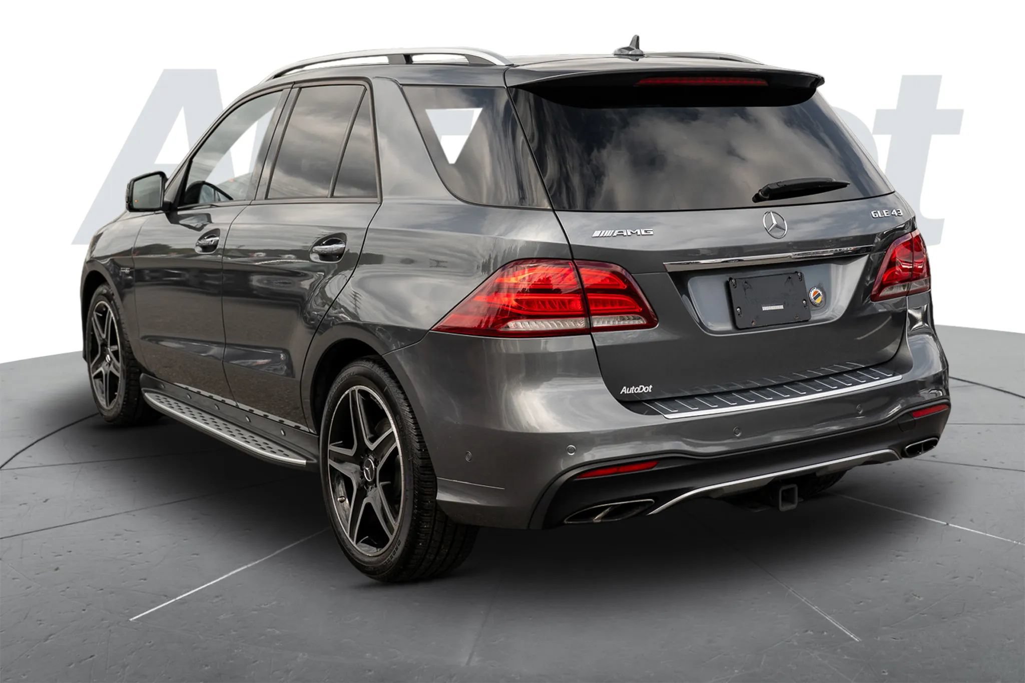 Used 2018 Mercedes-Benz GLE 43 AMG 4MATIC w/ Premium 2 Package image 2