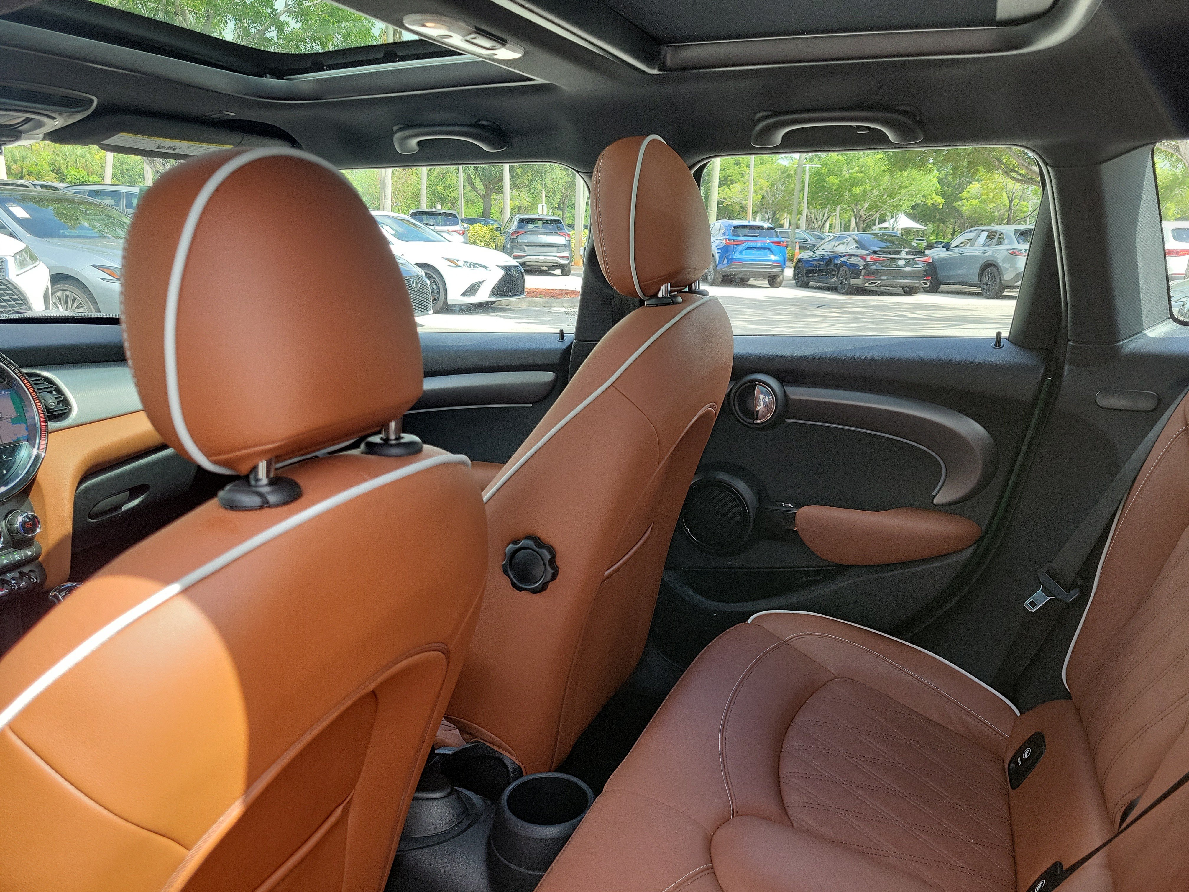 Certified 2024 MINI Cooper 4-Door Hardtop FWD image 8