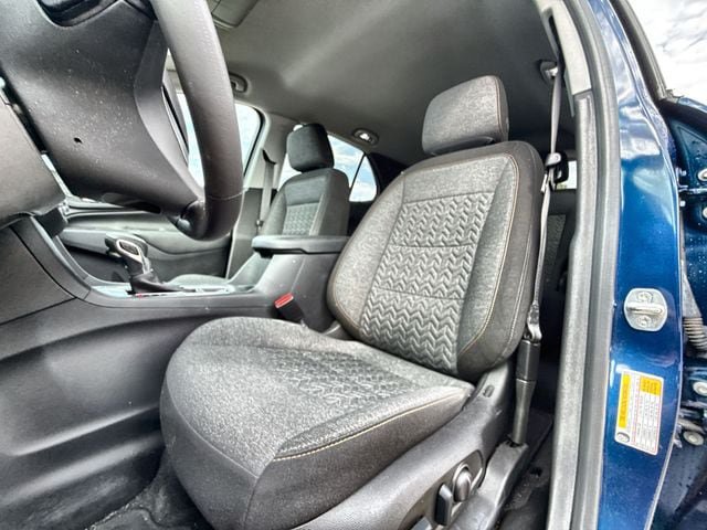 Used 2022 Chevrolet Equinox LT FWD image 11