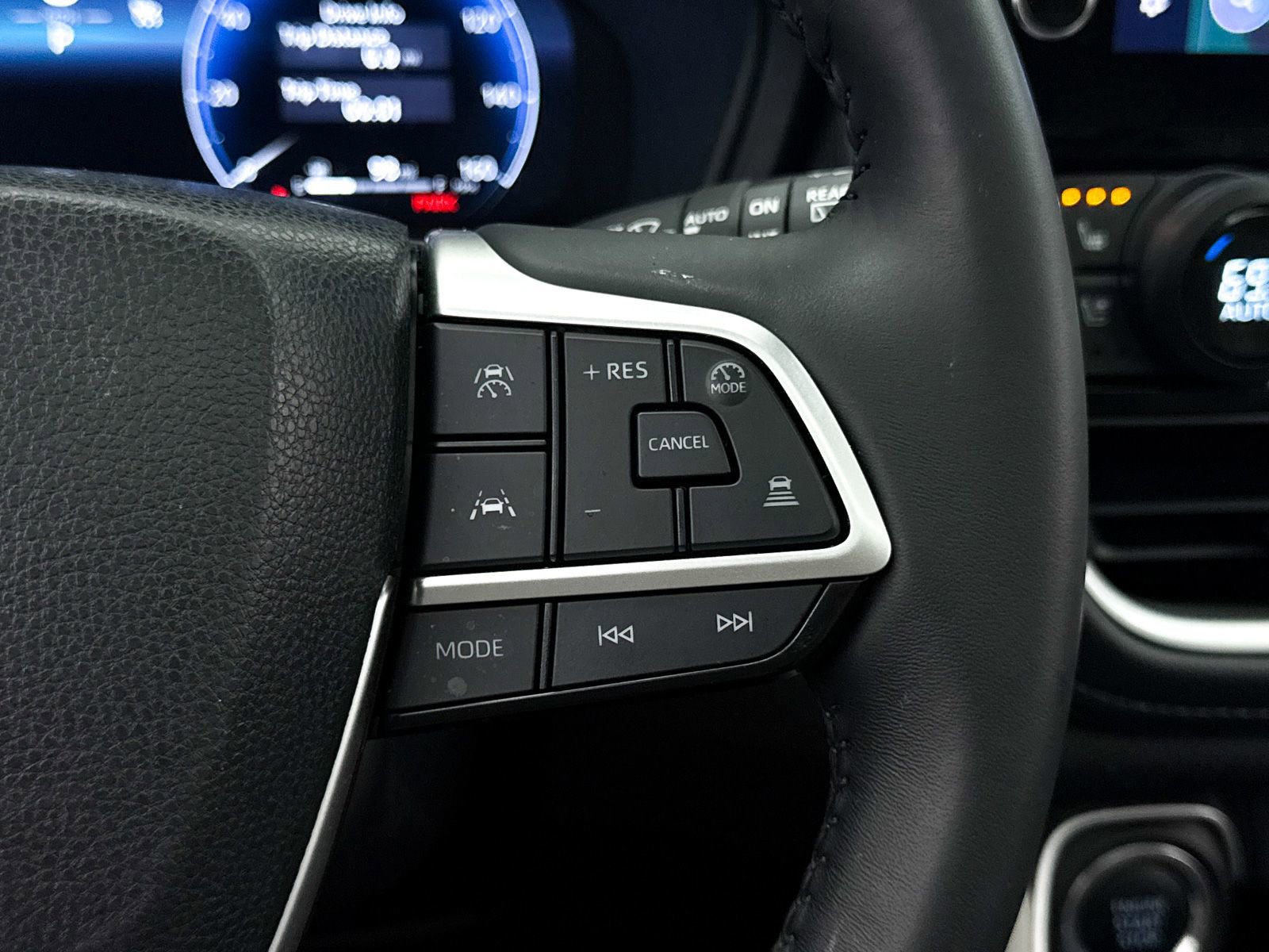 Used 2025 Toyota Grand Highlander FWD image 37