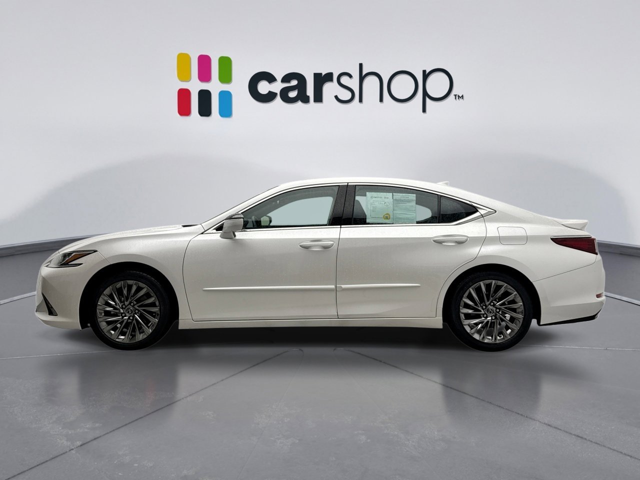 Used 2024 Lexus ES 350 w/ Luxury Package image 2