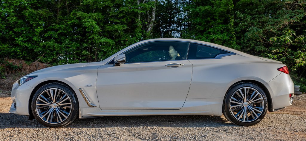 Used 2017 INFINITI Q60 3.0t w/ Premium Plus Package 3.0T AWD/4WD image 2