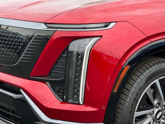 Certified 2026 Cadillac Vistiq Luxury w/ LPO, Floor Liner Package AWD/4WD image 30