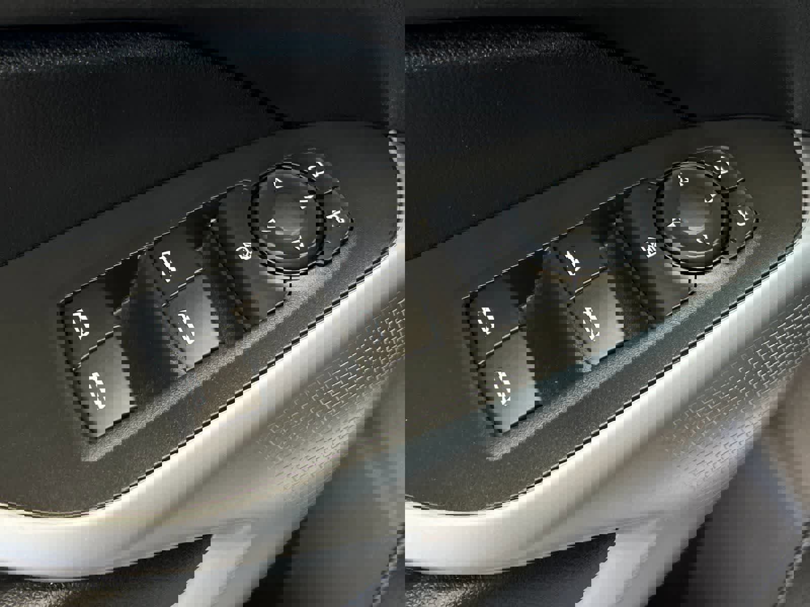 Used 2024 Chevrolet Trax LS image 14