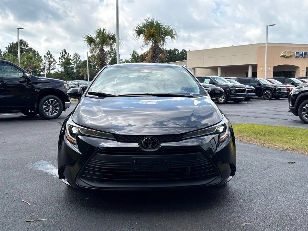 Used 2024 Toyota Corolla LE FWD image 2