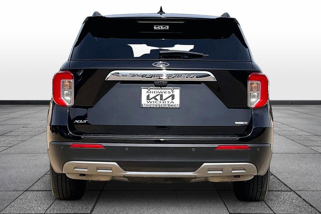 Used 2020 Ford Explorer XLT w/ Equipment Group 202A AWD/4WD image 4