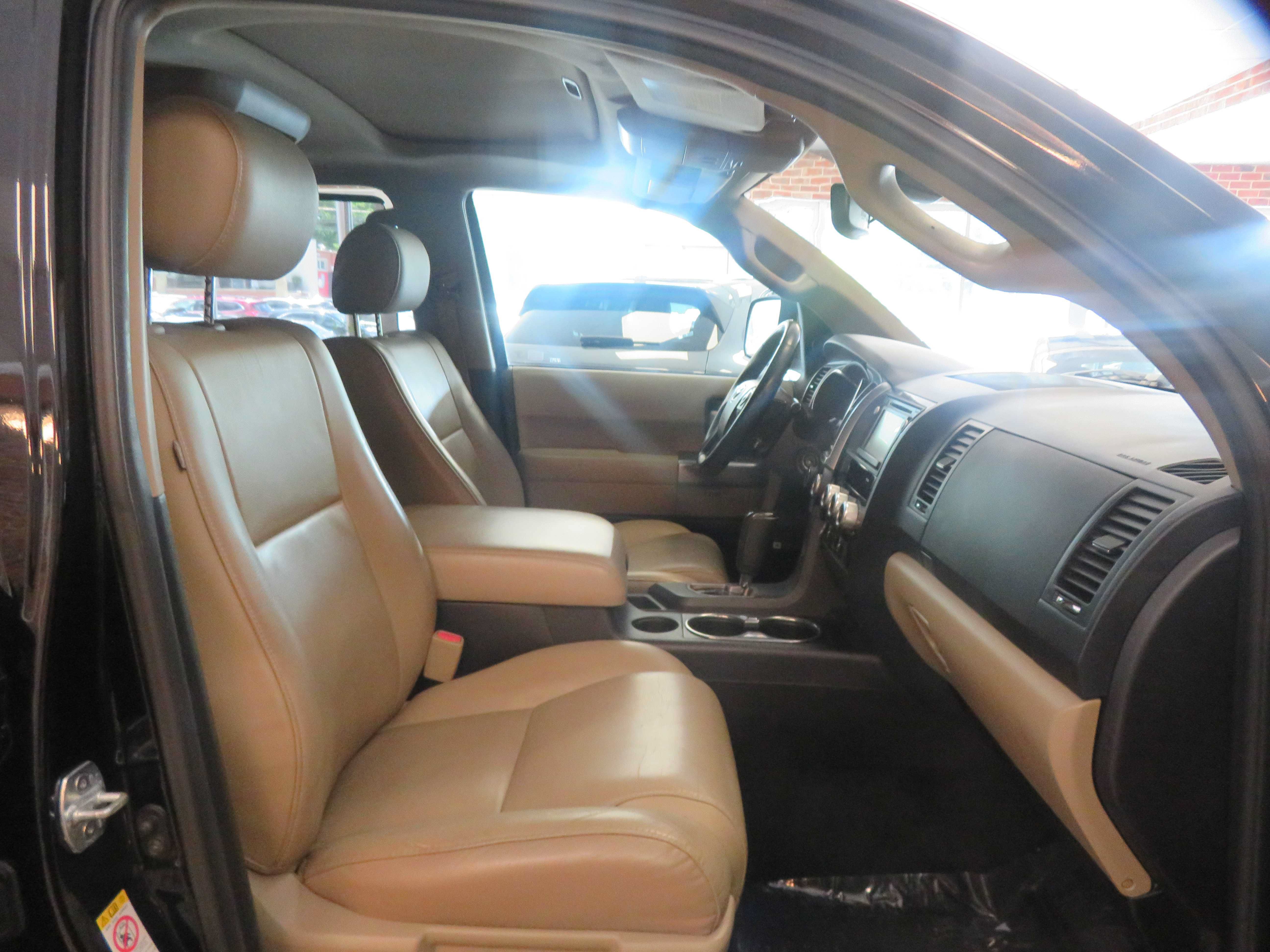 Used 2018 Toyota Sequoia Limited w/ Safety & Convenience Package AWD/4WD image 32