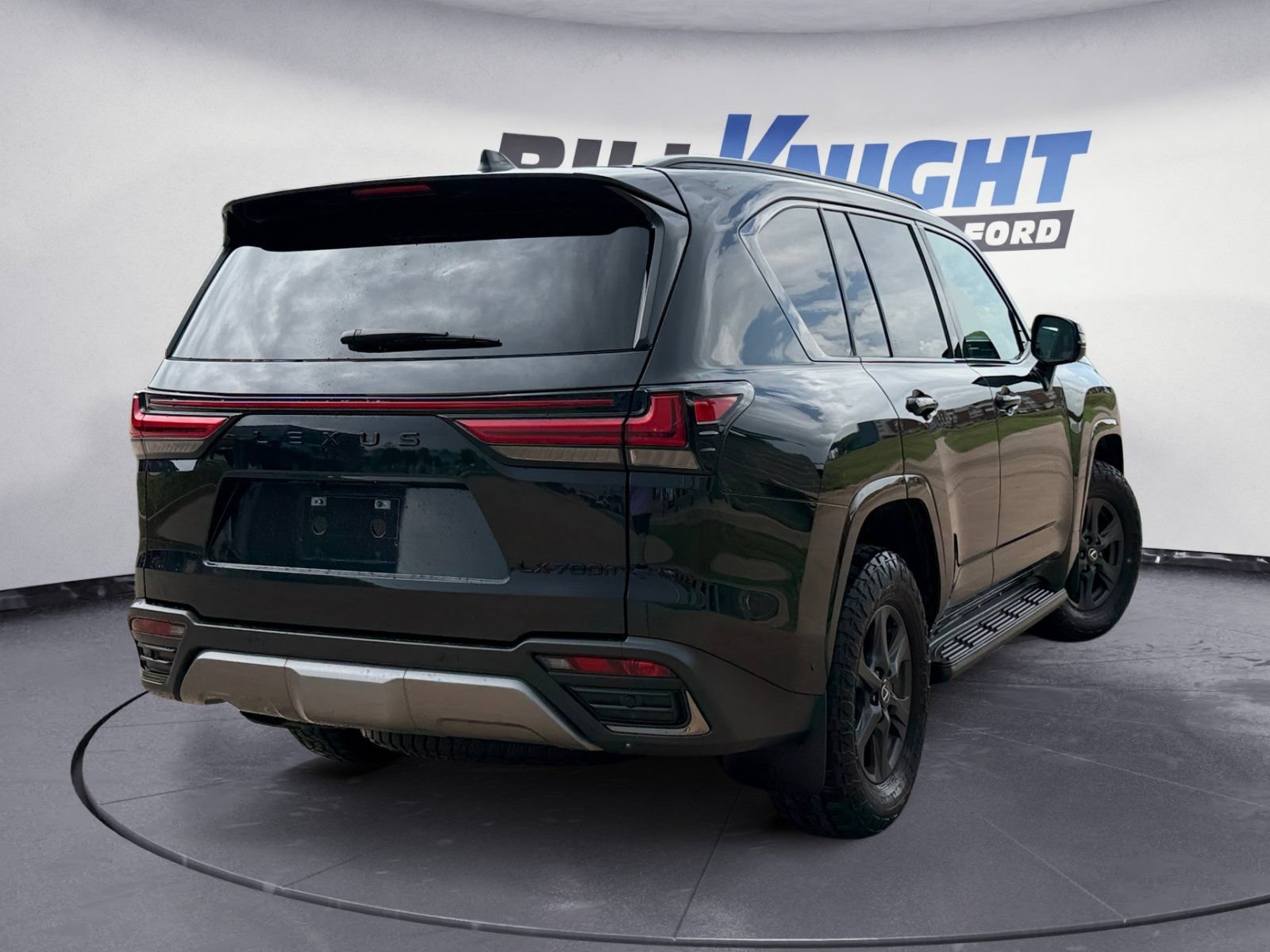 Used 2025 Lexus LX 700h Overtrail AWD/4WD image 5
