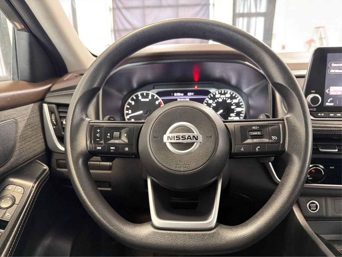 Used 2021 Nissan Rogue S AWD/4WD image 21