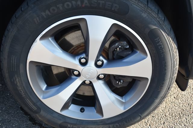 Used 2021 Jeep Cherokee Limited w/ Sun & Sound Group AWD/4WD image 50