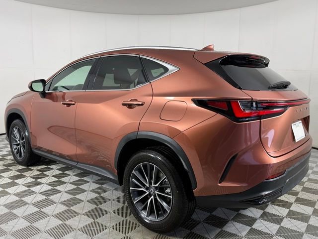 Used 2025 Lexus NX 250 FWD w/ Towing Package (2000 Lbs) image 4