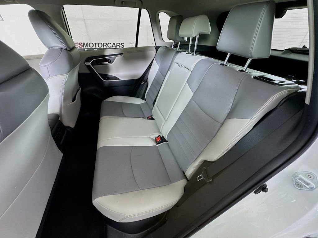 Used 2021 Toyota RAV4 Limited image 25