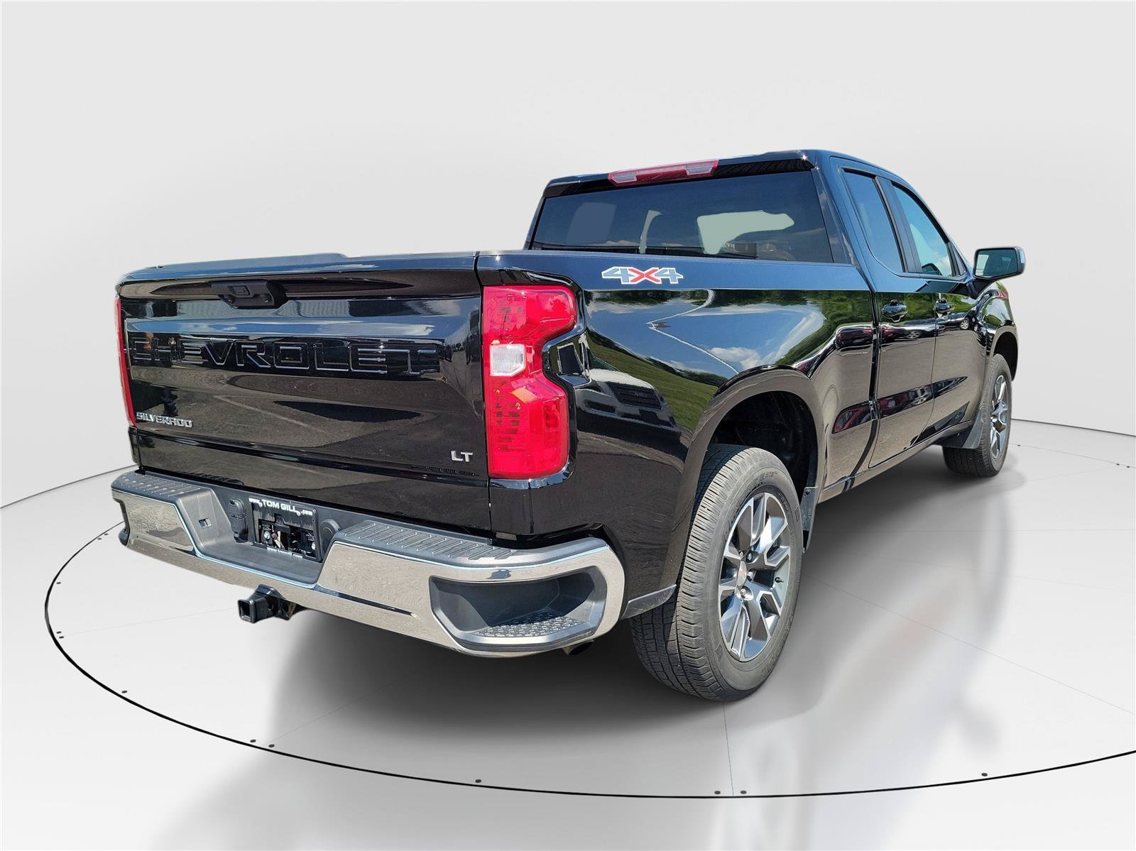 Used 2023 Chevrolet Silverado 1500 LT AWD/4WD image 4