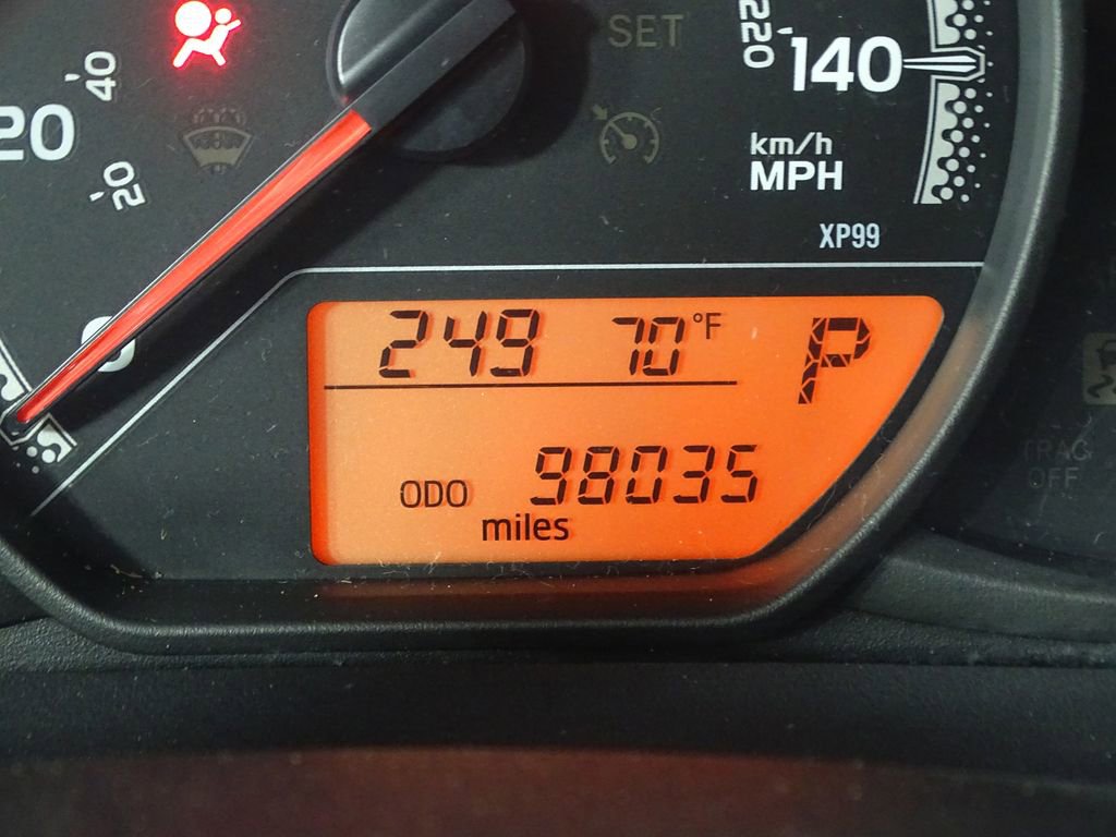 Used 2015 Toyota Yaris L image 31