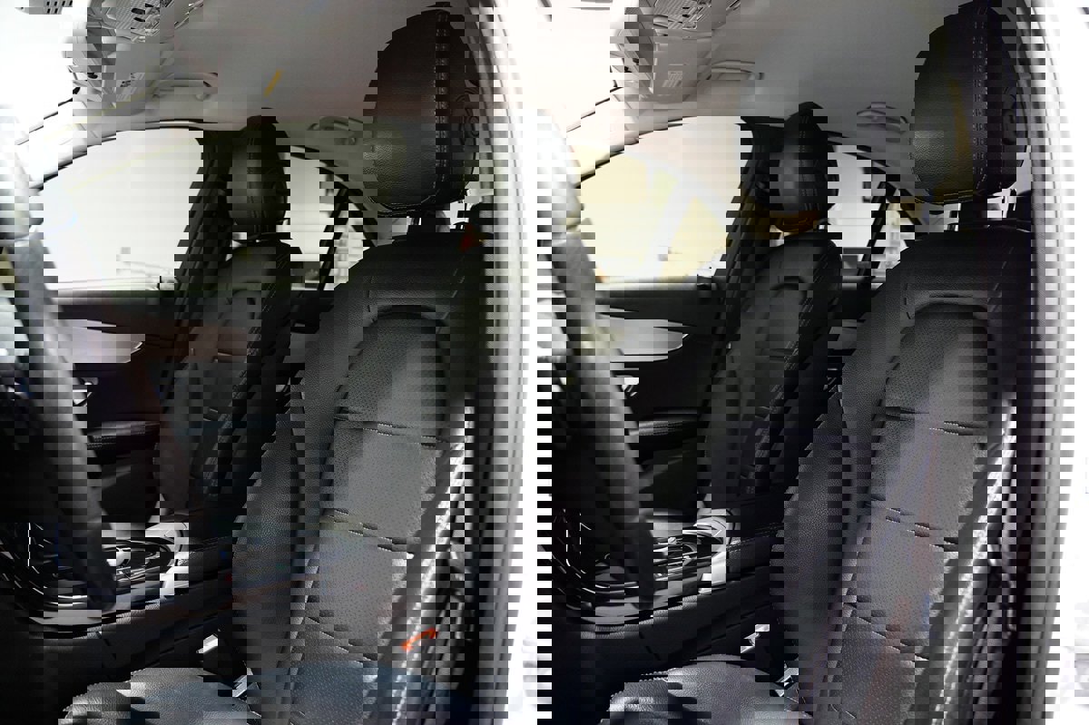 Used 2017 Mercedes-Benz C 300 Sedan image 15