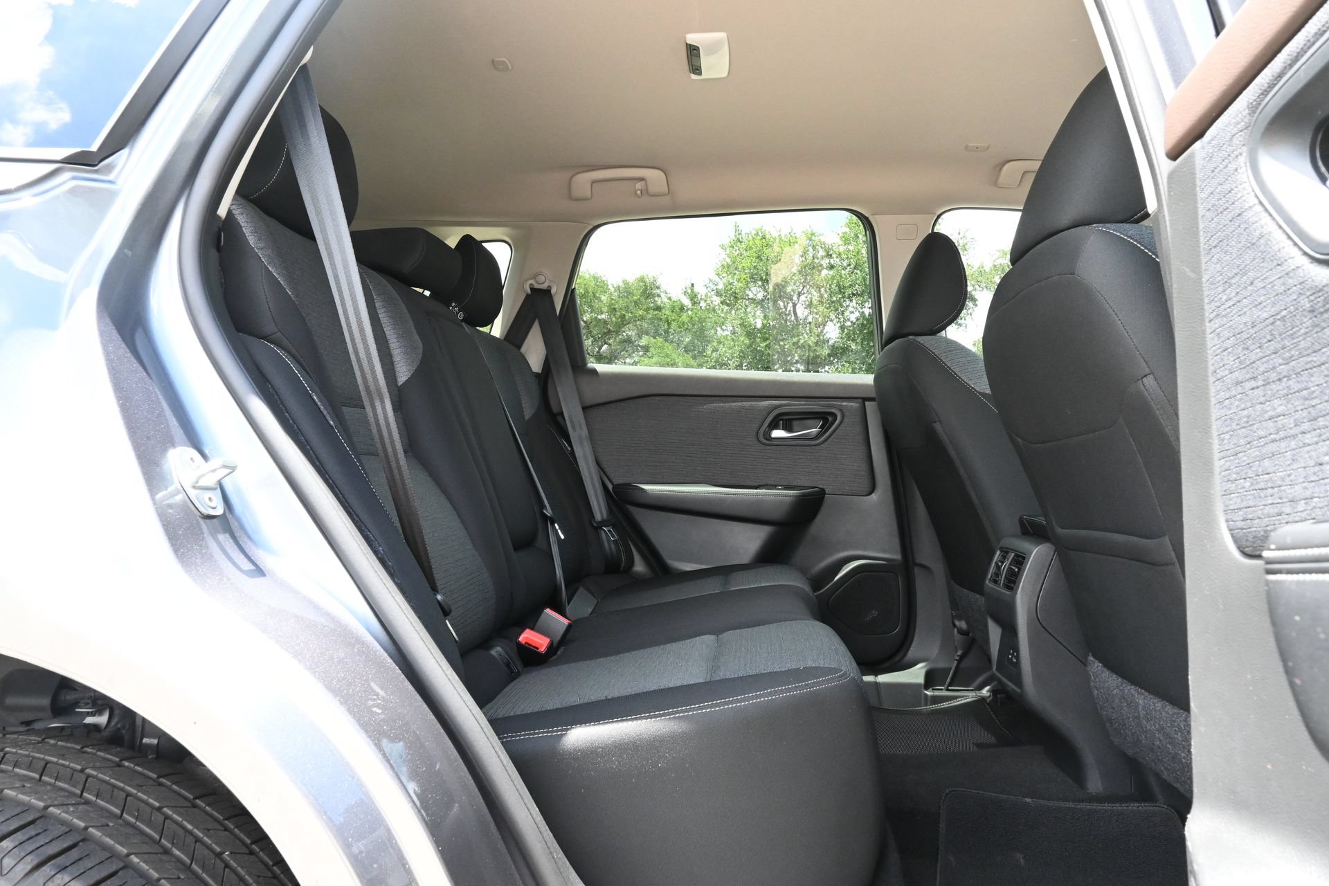 Used 2023 Nissan Rogue SV AWD/4WD image 24